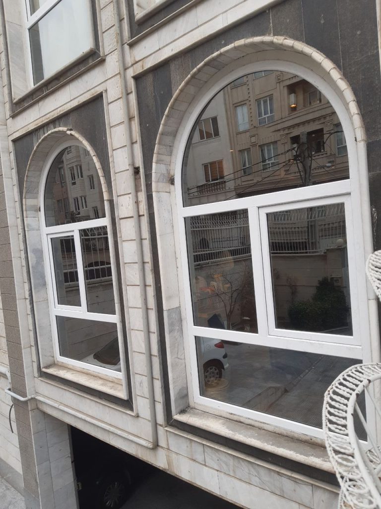 درب و پنجره در غرب تهران
